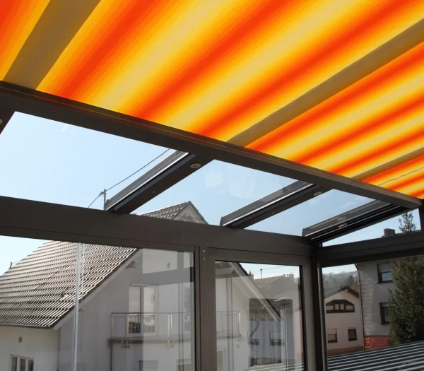 Motoros veranda árnyékoló Narancssárga csíkos, motoros veranda árnyékoló.